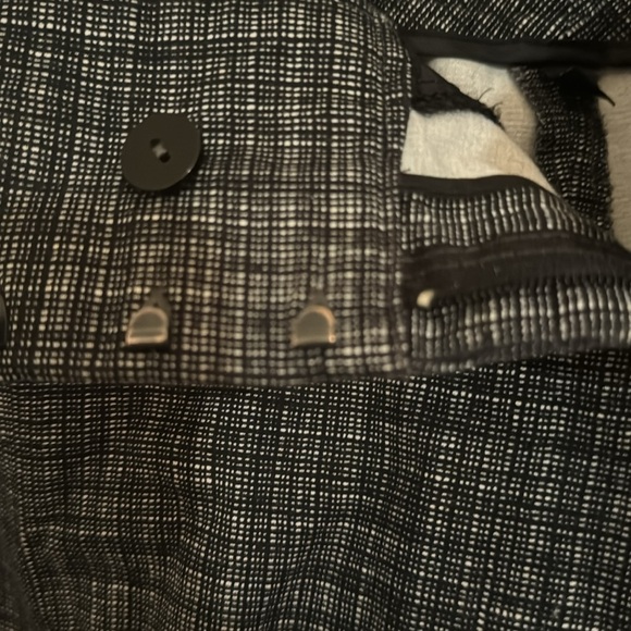 Express size 6 black and white cropped pants - Picture 5 of 8